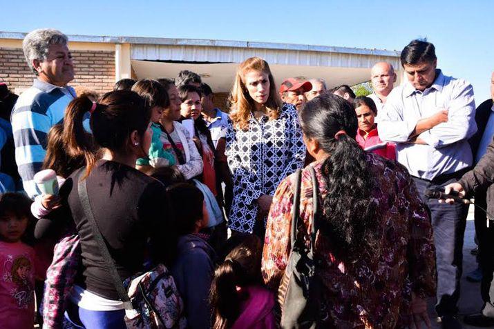 La gobernadora dialogó con los vecinos de Avellaneda