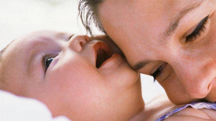 Una mujer robaba bebeacutes en Chaco y los vendiacutea por 50 mil pesos