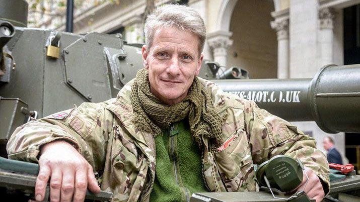 Nick Mead compró un tanque del ejercito iraquí de los 80 y se llevó una gran sorpresa