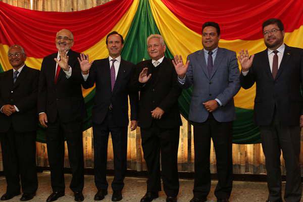 Liacutederes de la oposicioacuten en Bolivia se unieron para denunciar persecucioacuten del presidente Morales