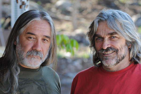 Hermanados por la muacutesica recorren el paiacutes con su canto