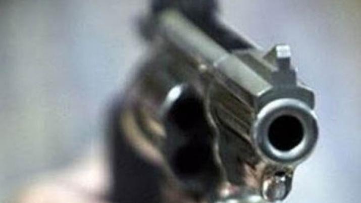 Esperaba que le abran la puerta del Natatorio y lo asaltaron