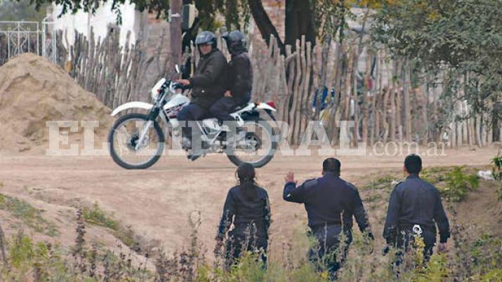 A raíz del ataque la policía salió en busca de los atacantes