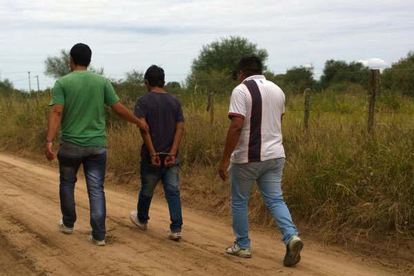 Caen motochorros en sendos asaltos violentos a 2 mujeres