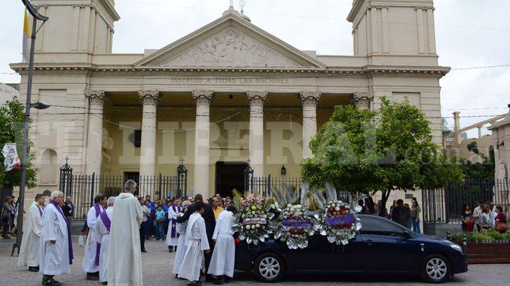Decenas de fieles despidieron al padre Gerardo Montenegro
