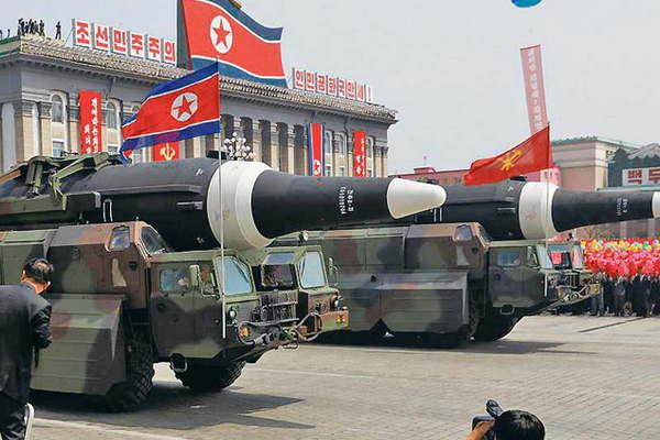 Corea del Norte hizo ostentacioacuten de su poderiacuteo armamentiacutestico