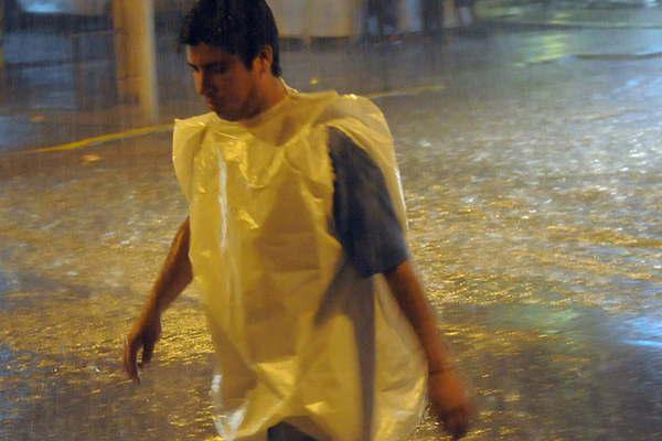 Seguacuten el SMN mantildeana regresariacutean las lluvias