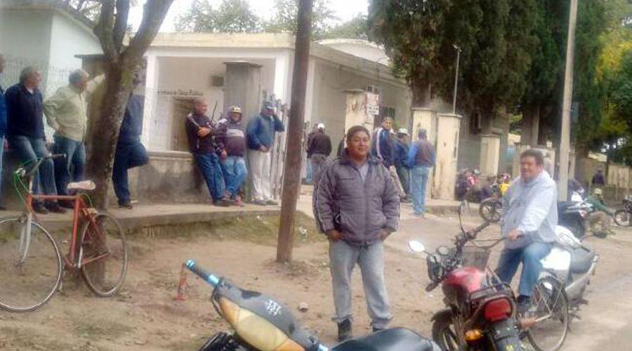 Manifestacioacuten de trabajadores en Friacuteas