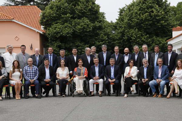 El presidente Macri firmaraacute con gobernadores un acuerdo para la modernizacioacuten del Estado