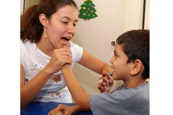 Aseguran que no existe relacioacuten que vincule la disfluencia con la inteligencia