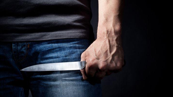 La apuntildealoacute ella lo ayudoacute a quedar libre y volvioacute a atacarla