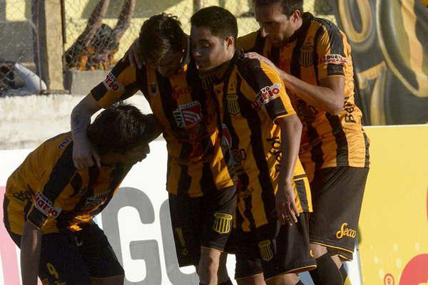 Mitre festejoacute en el 8 y espera por Racing