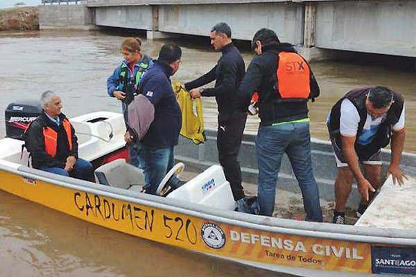 Importante operativo socio sanitario  en zonas inundadas de Mitre y Salavina
