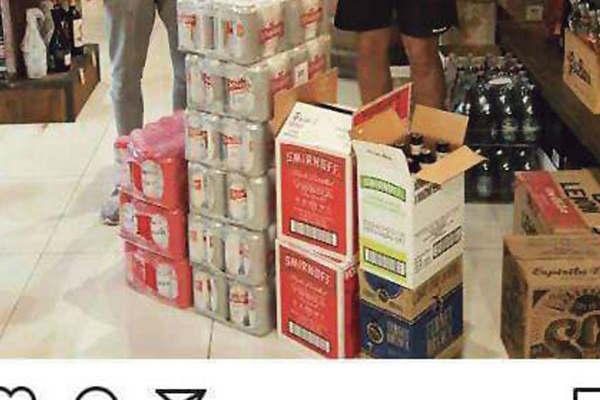 Escaacutendalo por la compra de abundante bebida alcohoacutelica para fiesta de presentacioacuten de buzos