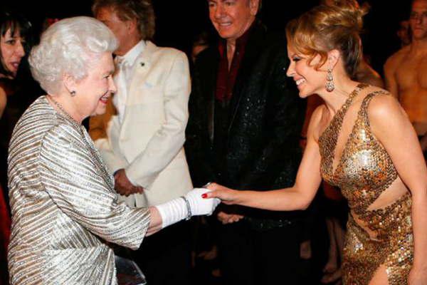 Minogue iquestse suma a la realeza britaacutenica