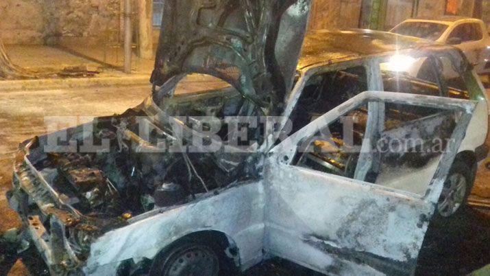 Pnico en el centro al incendiarse un remís