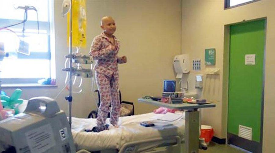 La emocioacuten de Luis Fonsi al ver una nena con caacutencer bailando Despacito