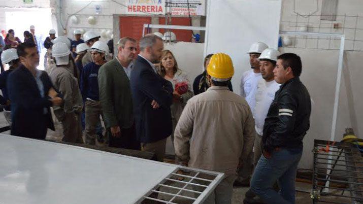 Funcionario nacional de visita por Santiago