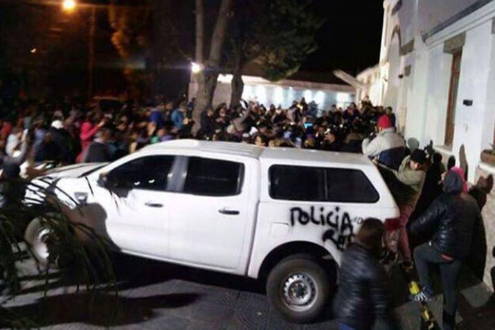 Sitiaron a Alicia Kirchner y a Cristina Fernaacutendez en Santa Cruz