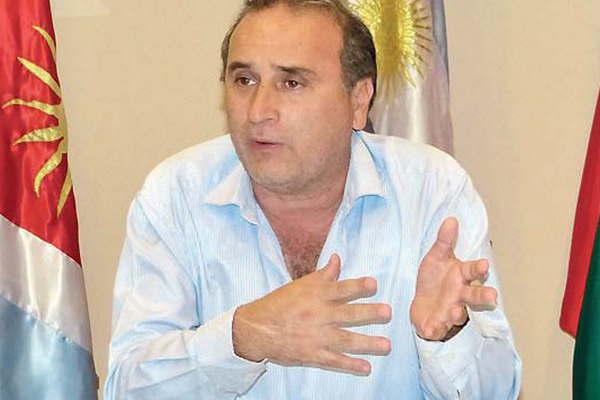 Luis Lecuona garantizoacute mejoras sustanciales a los municipales de Friacuteas