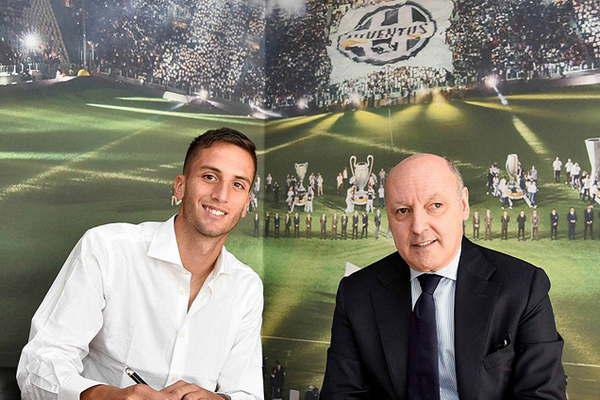 Rodrigo Bentancur firmoacute su  contrato con la Juventus