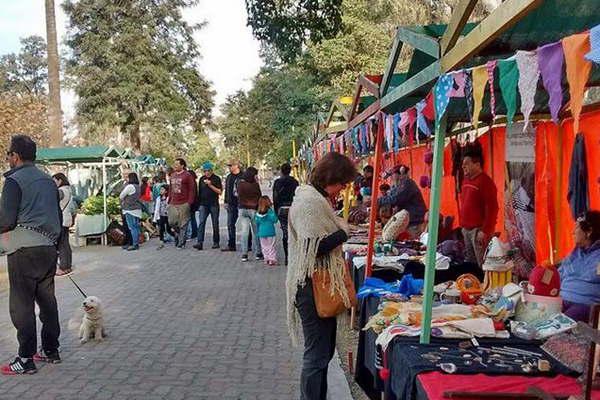 Invitan al Paseo de Artesanos en la Casa del Bicentenario