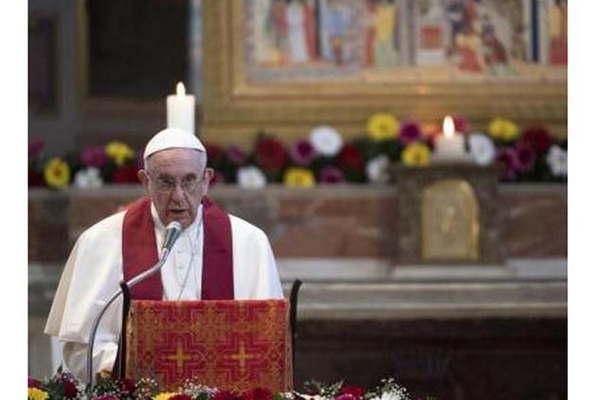 El Papa comparoacute centros para inmigrantes con campos de concentracioacuten