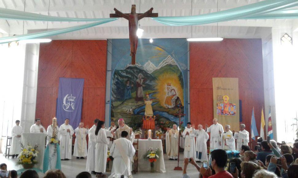 Se realizoacute la ordenacioacuten sacerdotal de Diego Diacuteaz en La Salette
