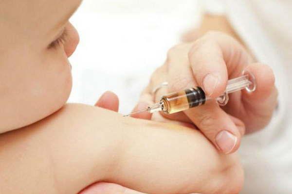 Sigue la vacunacioacuten antigripal a nintildeos