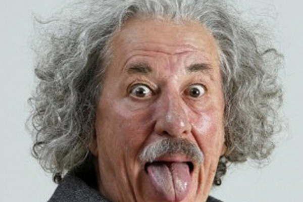 La vida de Albert Einstein llega a la televisioacuten