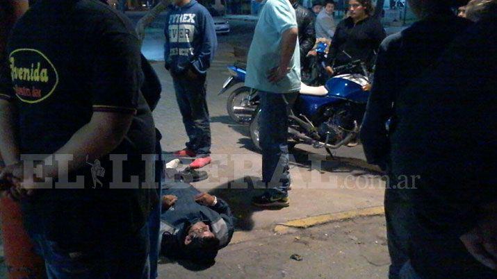 Un hombre derrapoacute con su moto al esquivar un perro en Las Termas