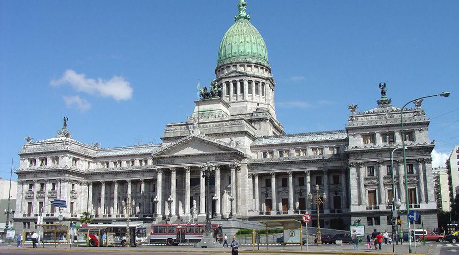 Congreso- un tercio de sus miembros no posee tiacutetulo universitario