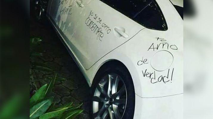 Se hartoacute de ser la otra y le escribioacute en todo el auto