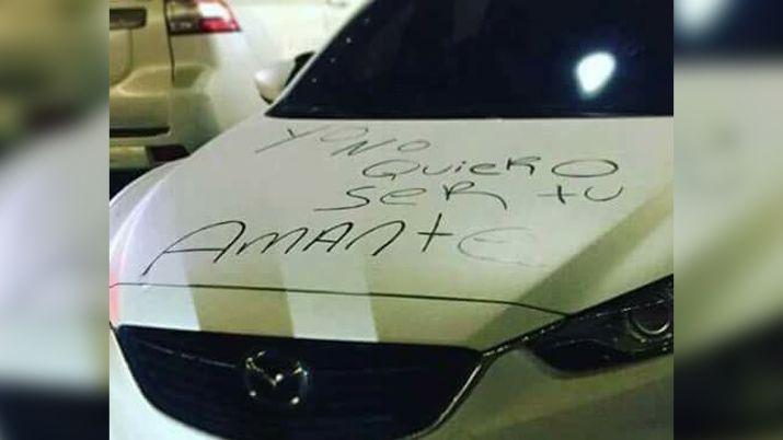 Se hartoacute de ser la otra y le escribioacute en todo el auto