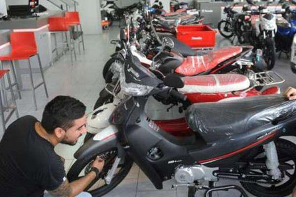 Bajan aranceles a motos pero dudan si el beneficio se veraacute en menores precio