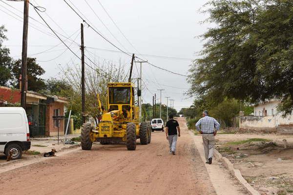 El municipio termense lleva adelante trabajos de mantenimiento de calles en Villa Balnearia