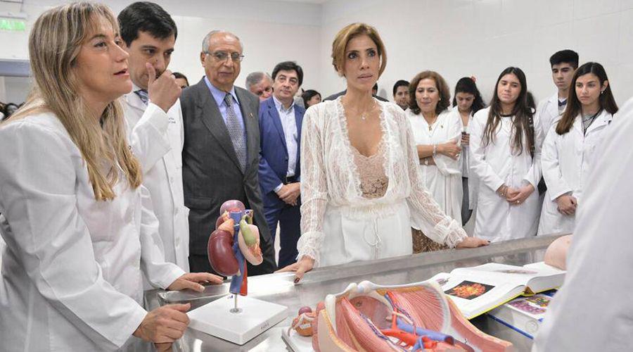 La gobernadora inauguroacute el edificio de laboratorios de la Facultad de Ciencias Meacutedicas