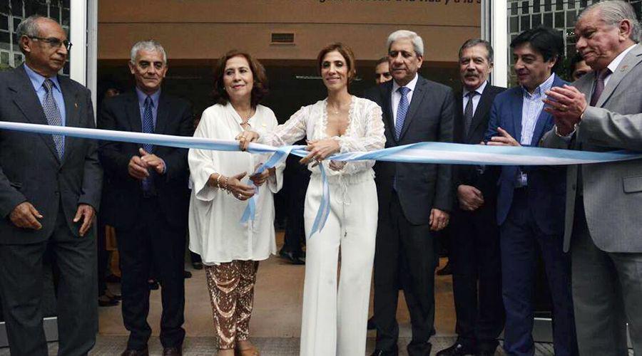 La gobernadora inauguroacute el edificio de laboratorios de la Facultad de Ciencias Meacutedicas