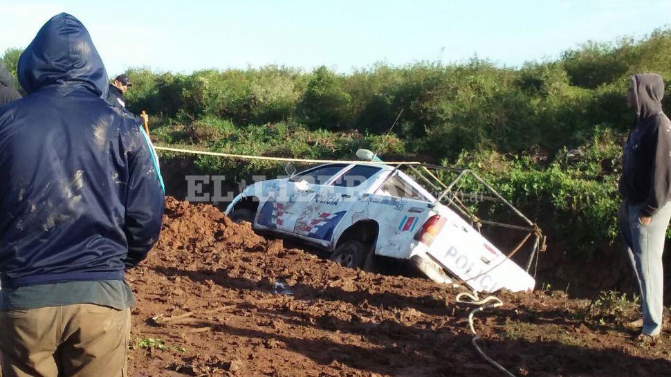 Perdioacute el control del moacutevil y terminoacute en un canal