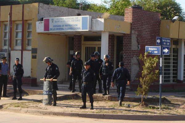 Un hombre golpeoacute manoseoacute y accedioacute a su hijastra durante 4 antildeos