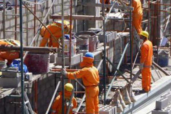 Hasta marzo el empleo formal en la construccioacuten se incrementoacute un 31-en-porciento-