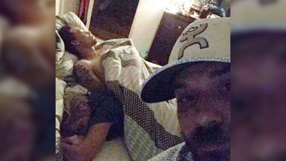 Encontroacute a su mujer con otro y no vas a creer lo que hizo