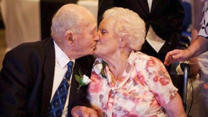 Estuvieron casados 77 antildeos y murieron en su aniversario de boda