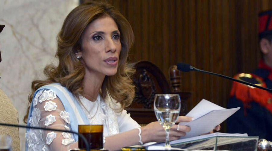 La gobernadora Claudia de Zamora emitioacute su mensaje anual