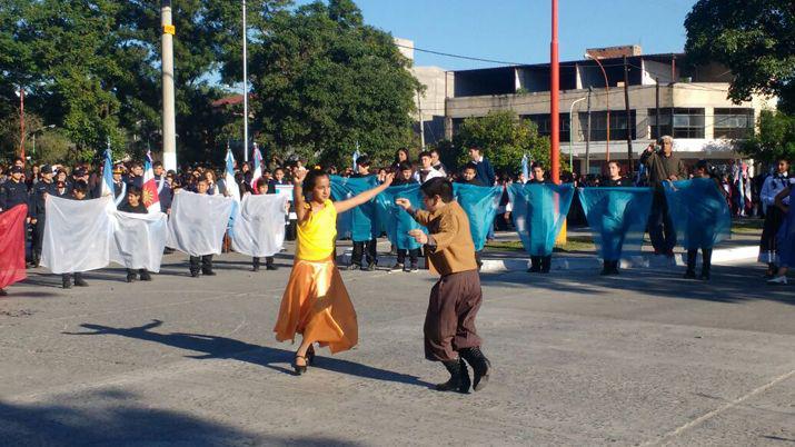 Las Termas conmemora el acto por los 197 antildeos de la Autonomiacutea Provincial