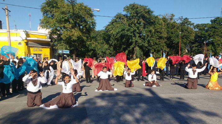 Las Termas conmemora el acto por los 197 antildeos de la Autonomiacutea Provincial