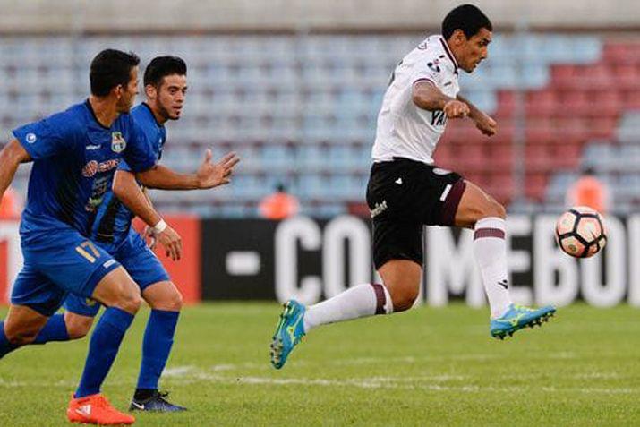 Lans empató en Venezuela y llegó a la cima de su grupo