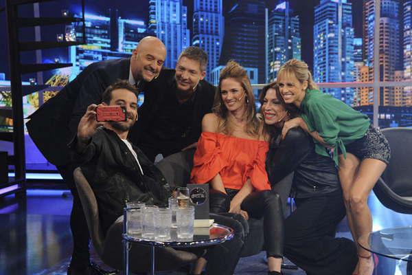 El Pelado Loacutepez abre Las puertitas del Sr Loacutepez