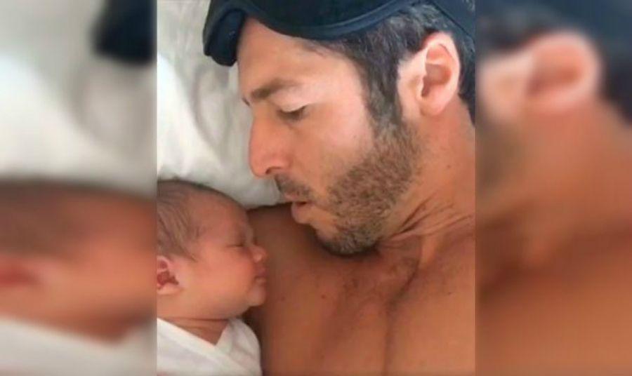 El peculiar meacutetodo de un padre para hacer domir a su hijo