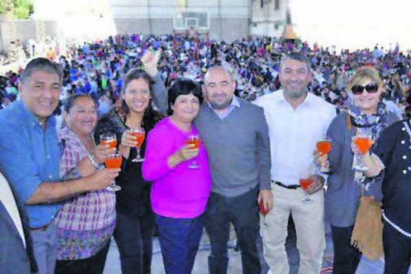 El intendente Mirolo celebroacute  el Diacutea del Trabajador con  toda la familia municipal
